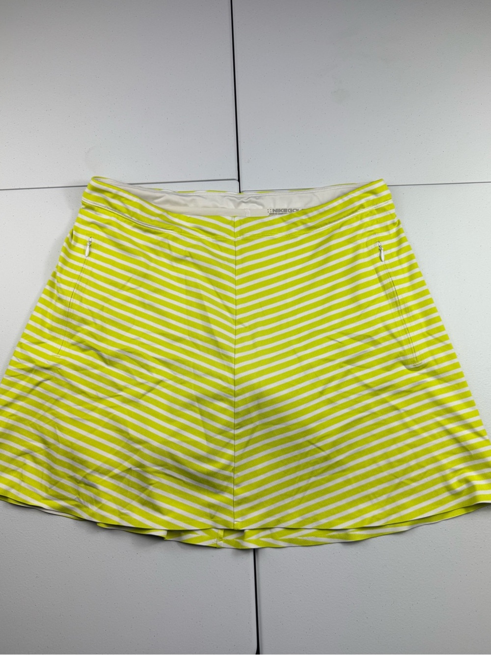 Nike golf Women’s Yellow Striped Skirt medium